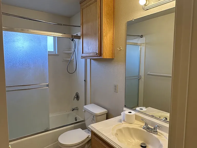 660 Westside Blvd #A — Photo 10
