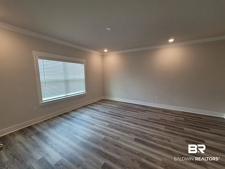 1045 Hayward Loop — Photo 15