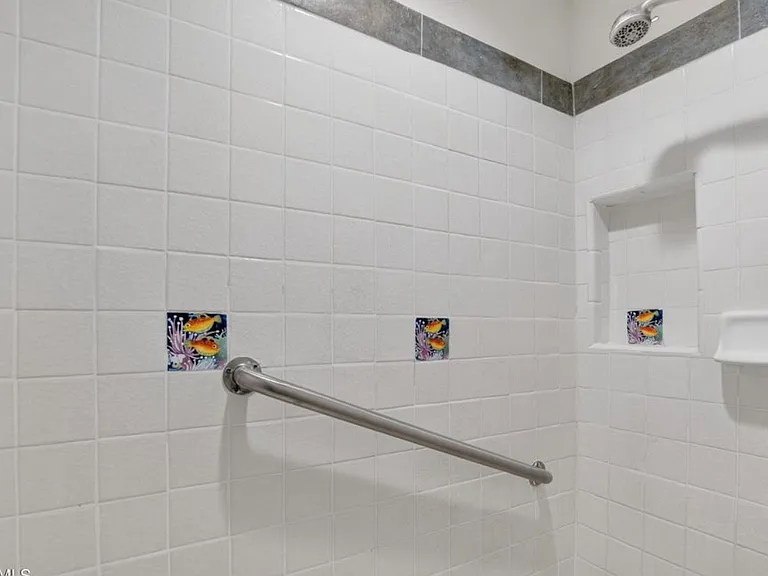 2215 W Butler Dr — Photo 11