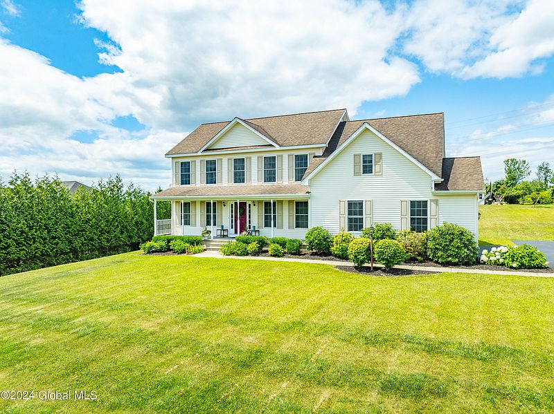 2nd image of 7 Sandcherry Hill