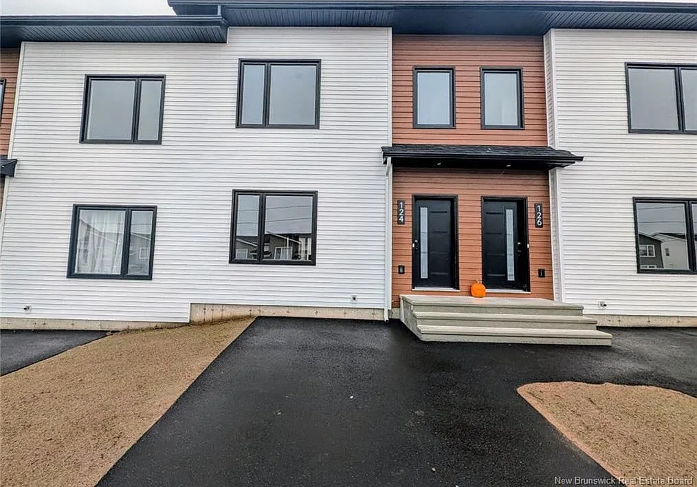 3 bed, 1.5 bath, 1325 sqft, $2,150 — Photo 1