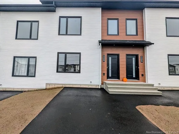 126 Ernest St, Dieppe, NB E1A 4T2