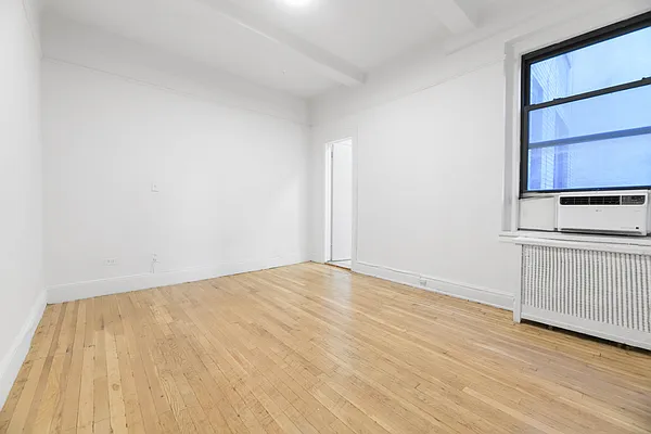 Rented by REAL New York | media 2