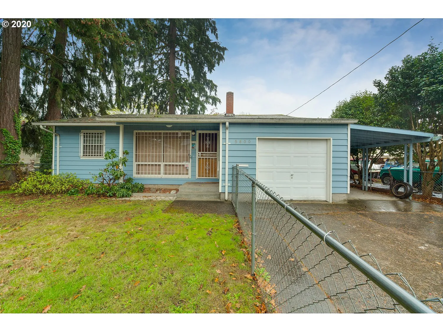 5800 SE Steele St photo 1