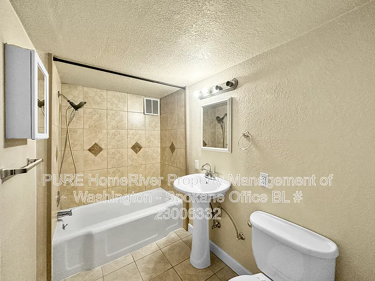 634 E 23rd Ave #G — Photo 10
