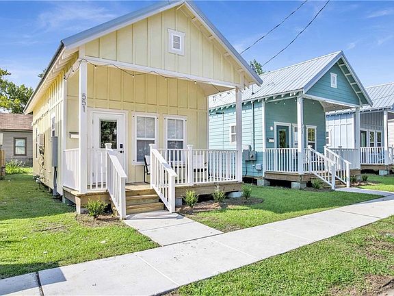 3rd image of 551 Congress St