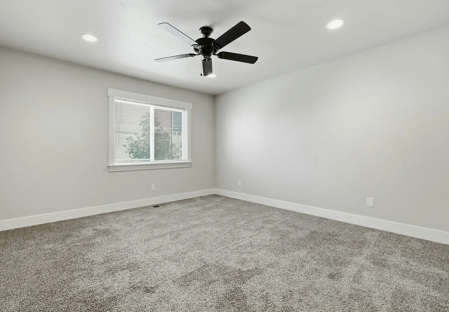 51 South 400 West Street — Photo 4