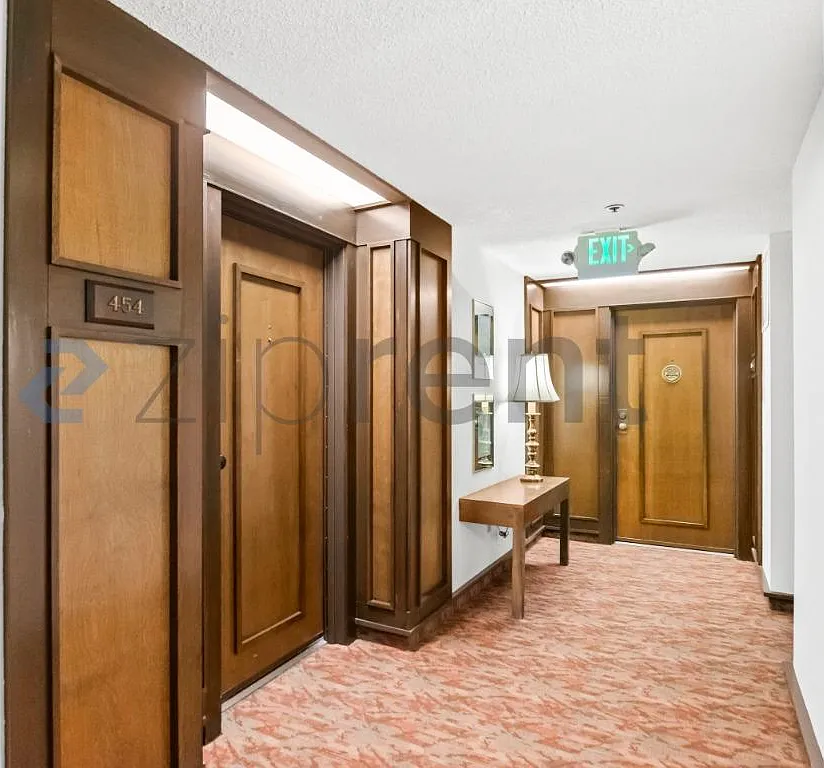 1 bed, 897 sqft, $3,750 — Photo 4