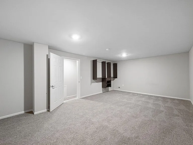 1645 Huntington Park #F — Photo 24