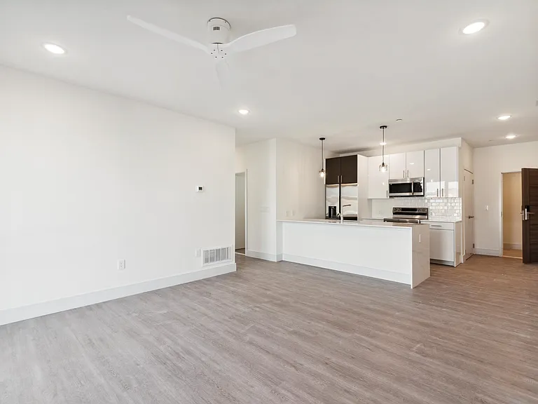 1225 E Fletcher St #212 — Photo 10