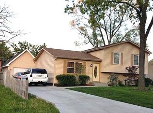 109 Washington Ter, Waukegan, IL 60085