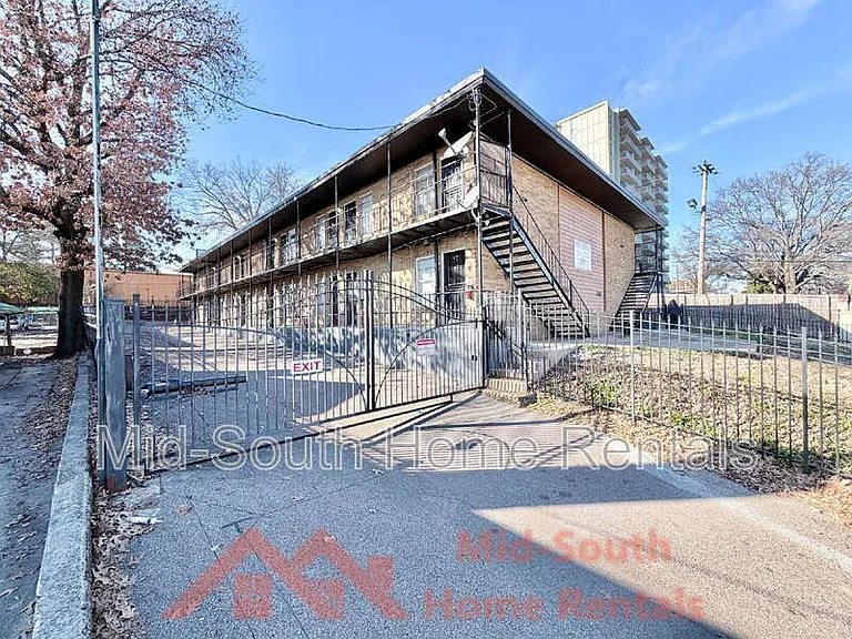 139 N Claybrook St #8 — Photo 2