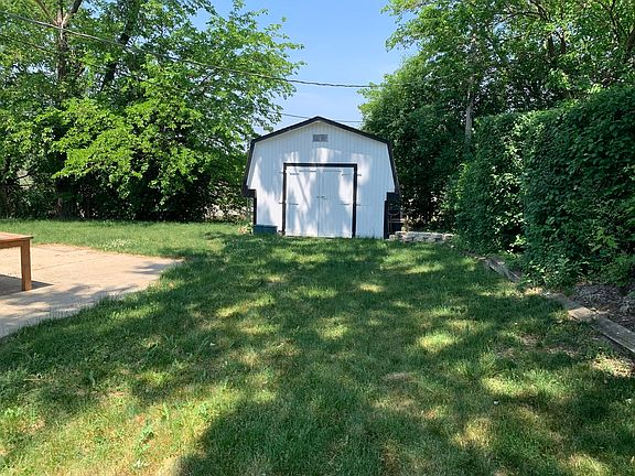 4th image of 9148 Barberry Ln