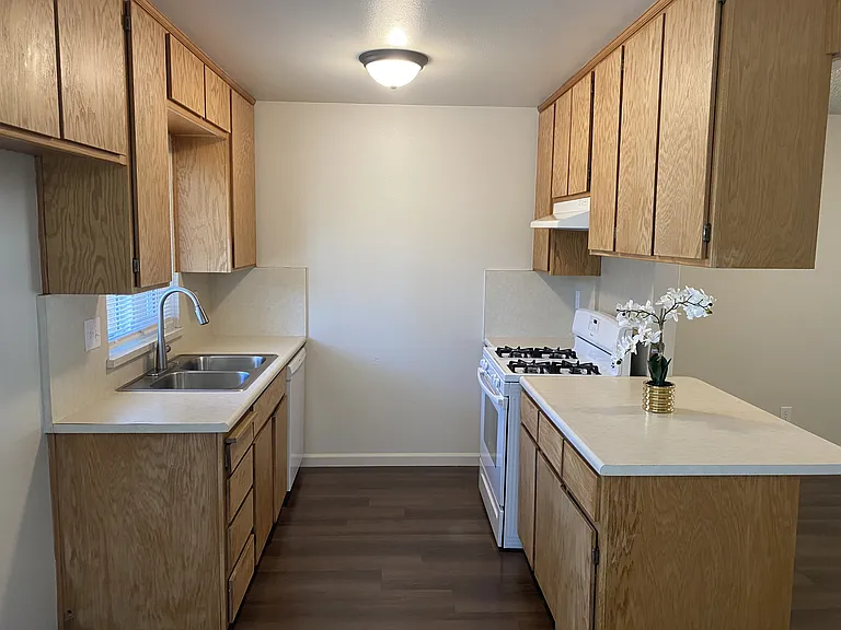 1713 E Rumble Rd — Photo 4