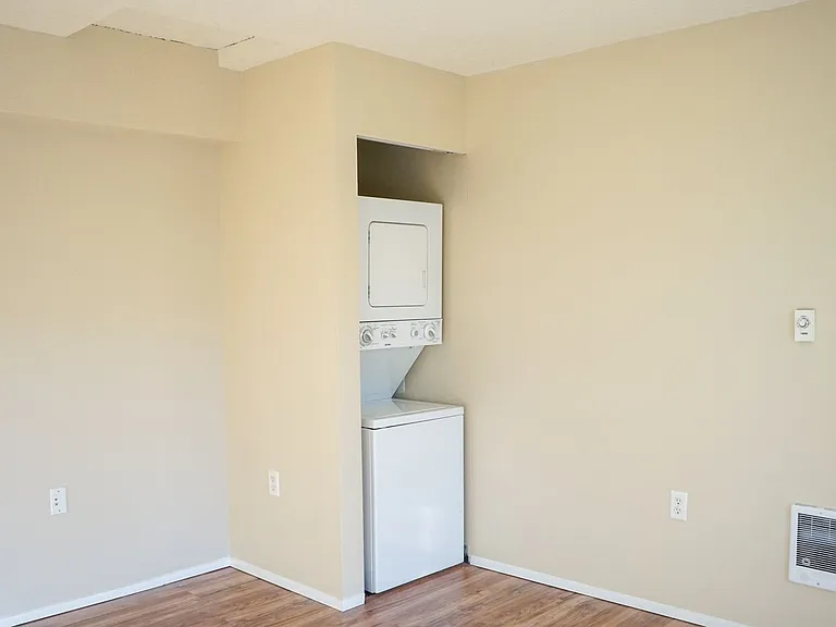 8635 N Leonard St #7 — Photo 8