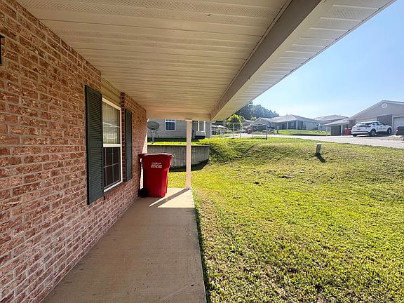 3rd image of 20924 Hartsburg Ln #11