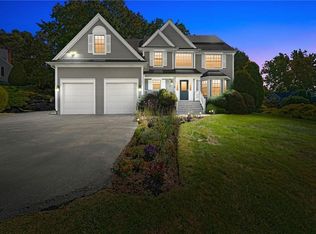5 Spring House Ln, Cumberland, RI 02864