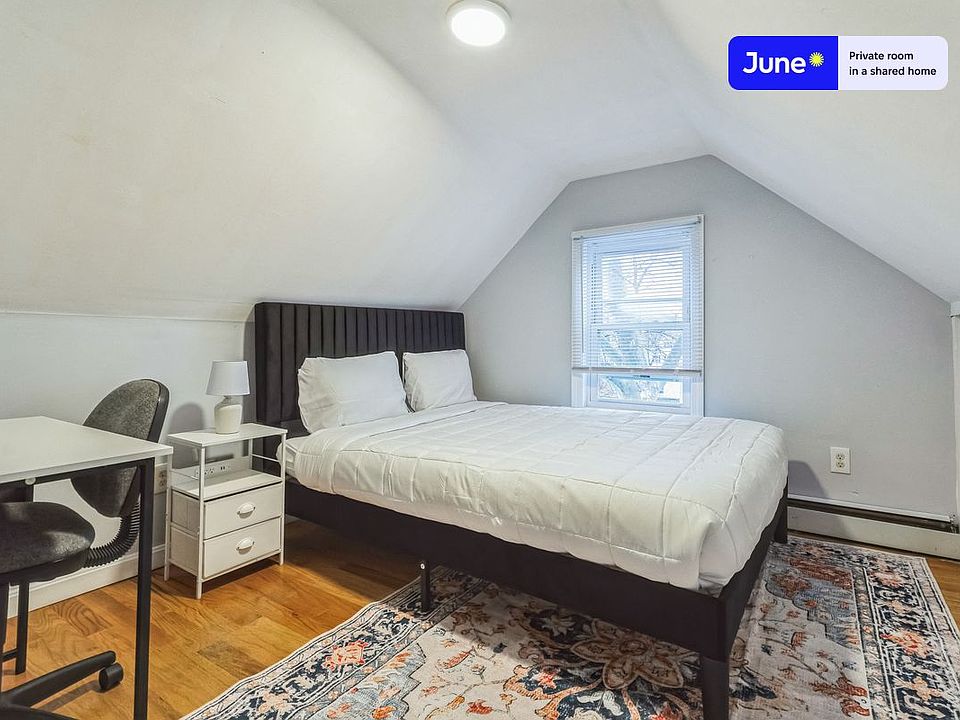 1st image of 39 Adrian St #D