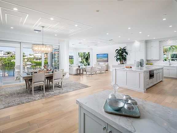 3rd image of 223 Bayfront DR