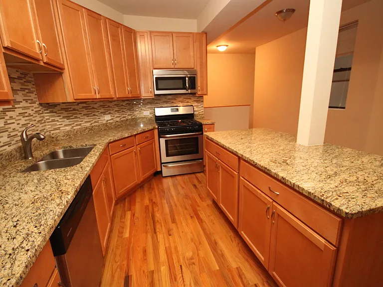 3150 N Honore St #1 — Photo 3