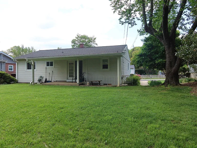 109 Deep Dale Dr — Photo 18