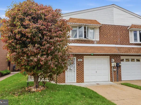 7904 Calvert St, Philadelphia, PA 19152