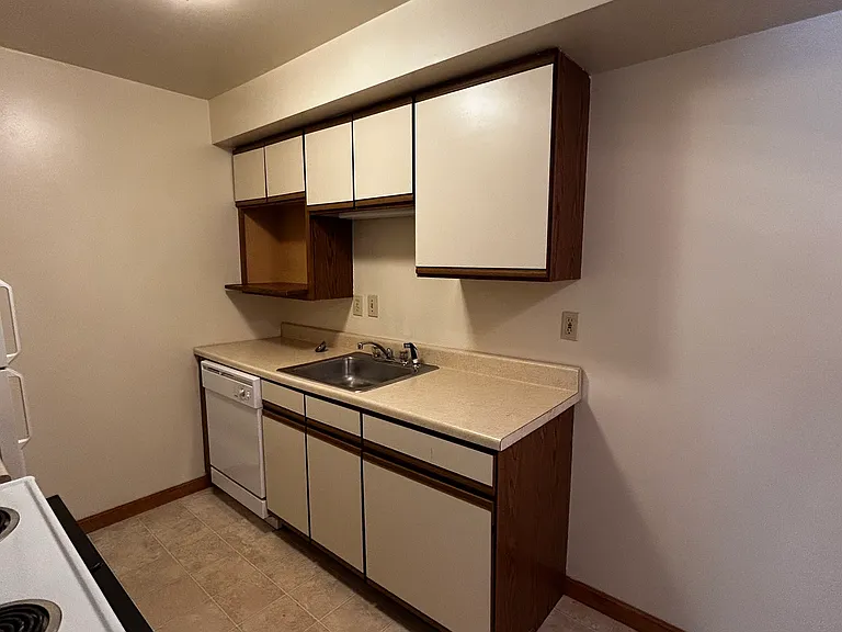 916 Kings Rd #304 — Photo 3