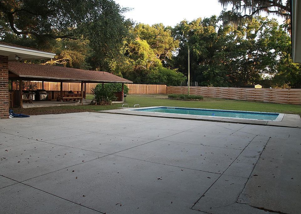 1st image of 4222 Lakemor Dr
