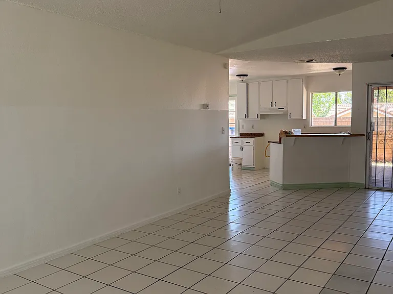544 Navajo Dr — Photo 4