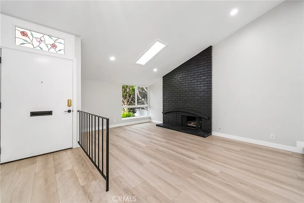 4 bed, 1988 sqft, $5,000 — Photo 4