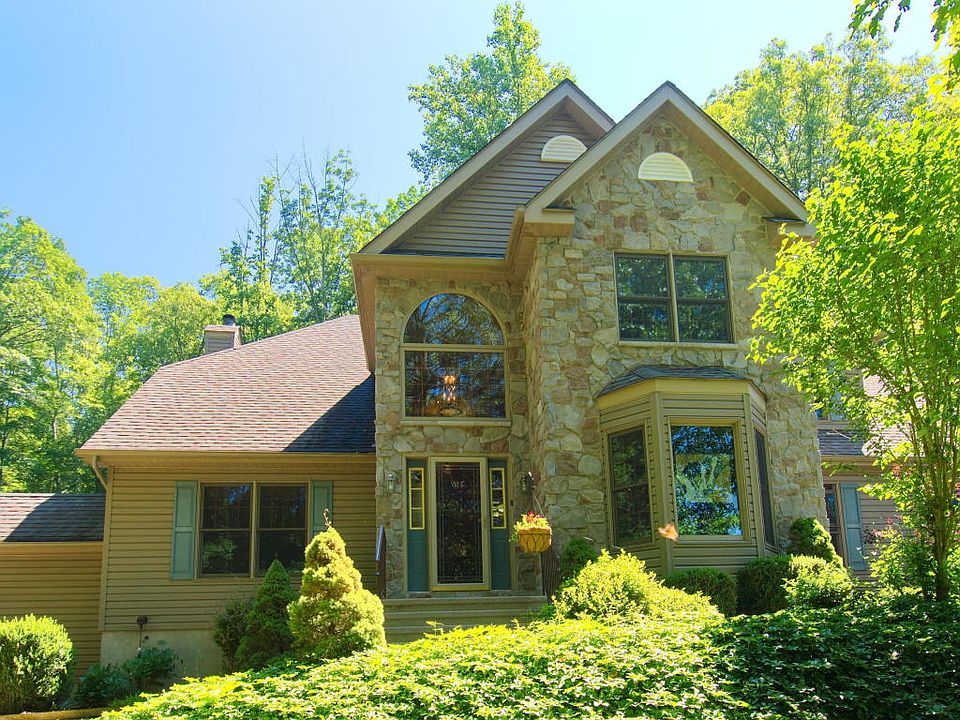 1st image of 35 Huckleberry Dr