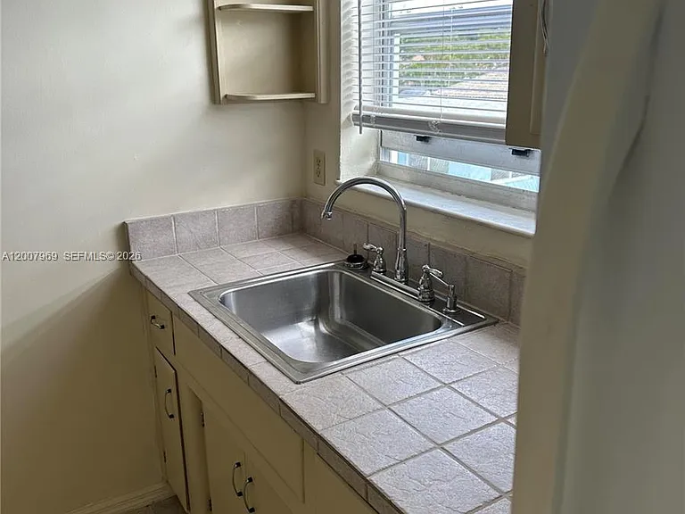 2301 NE 2nd St #6 — Photo 13