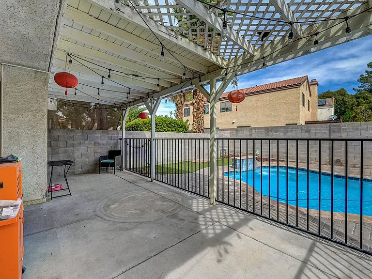 6644 Pepperidge Way — Photo 33