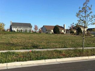 909 Hoel Ave, Stoughton, WI 53589