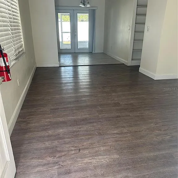 1017 E 1st Ave — Photo 2