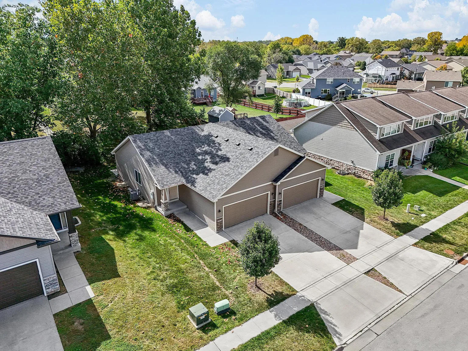 3814 Marigold Drive — Photo 2