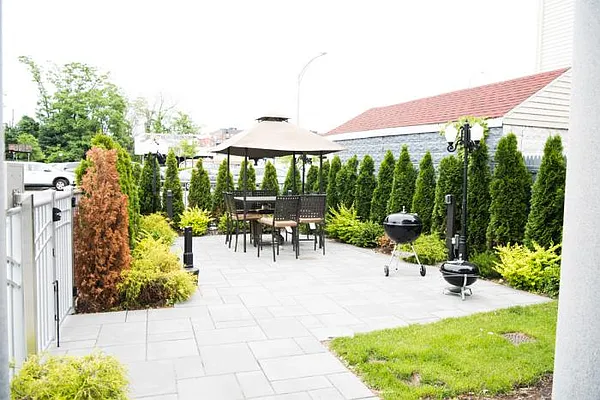 Rented by Gelfand Realty Inc | media 40