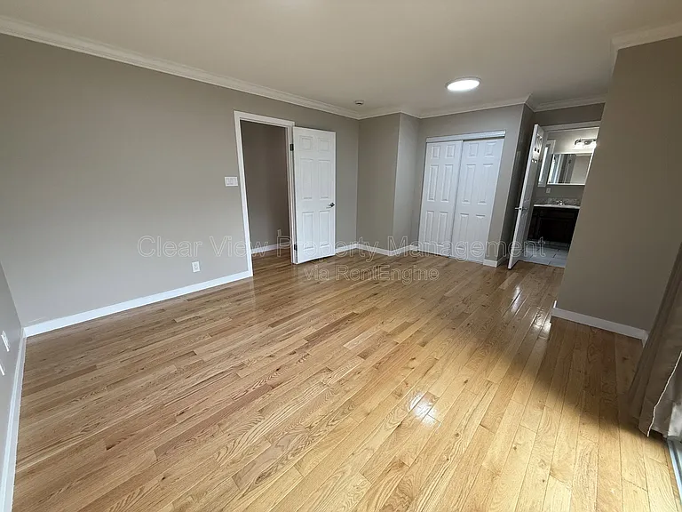 18 Trinity Pl W — Photo 15