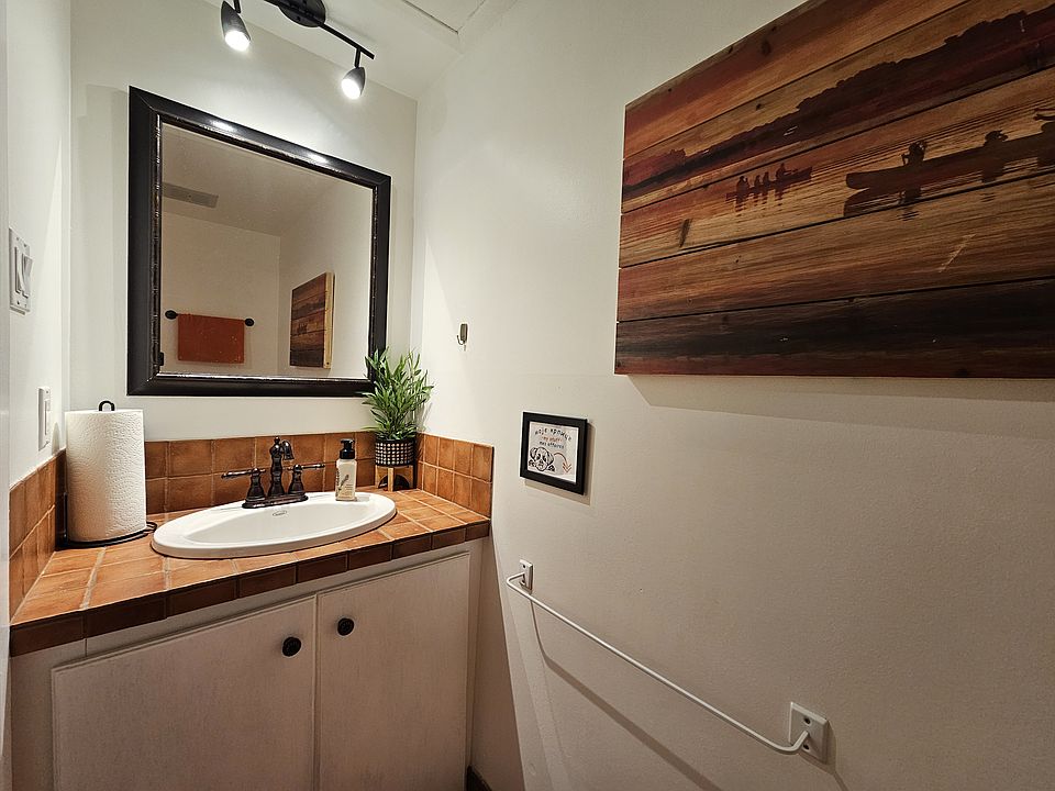 Powder room by the entrance door
