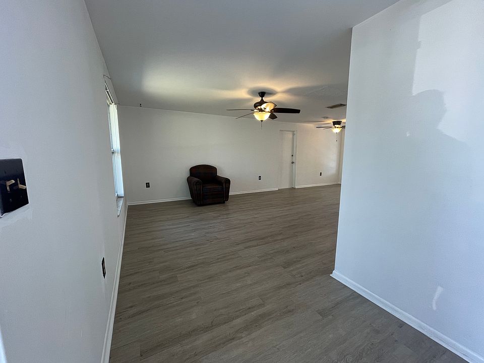 1st image of 4604 Brooksdale Dr