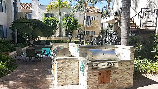 Brighton Vista Apartments — Photo 18