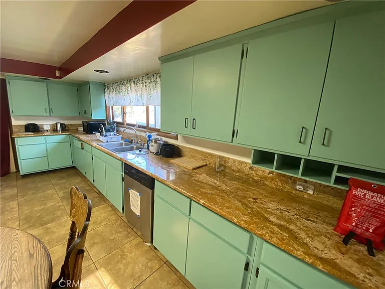 2707 S La Salle Ave #3 — Photo 3