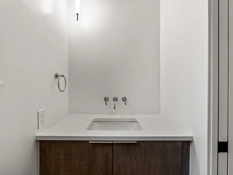 2155 Vine Ave — Photo 12