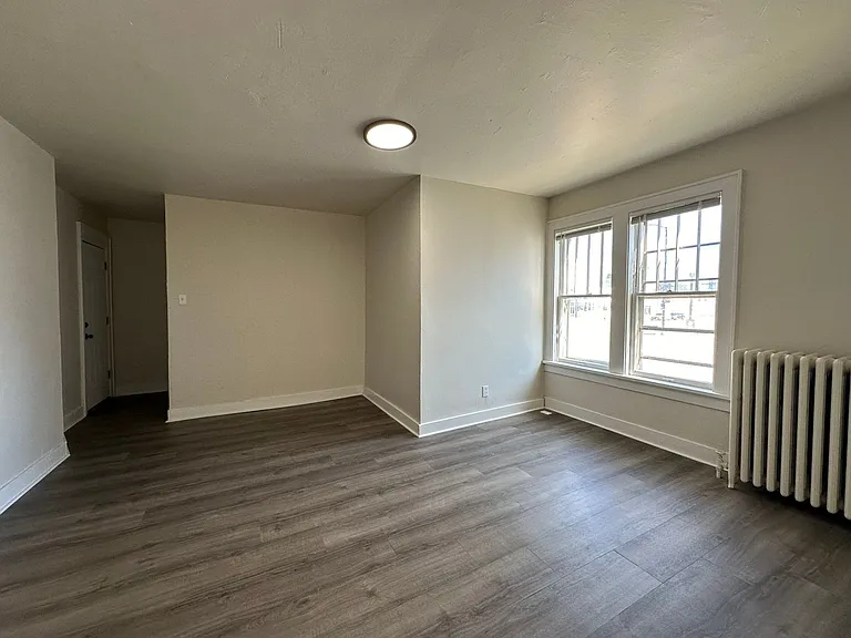 113 S Monroe Ave — Photo 9