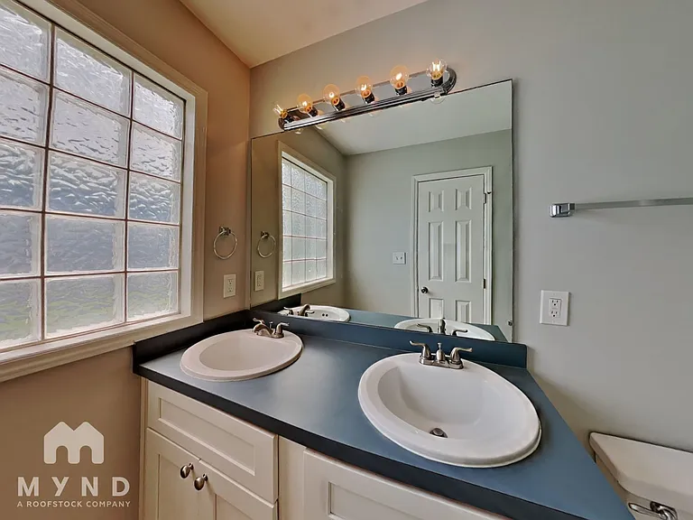 104 Carrington Dr — Photo 12