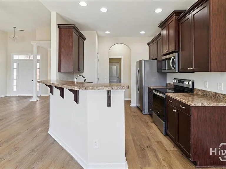 117 Greyfield Cir — Photo 6