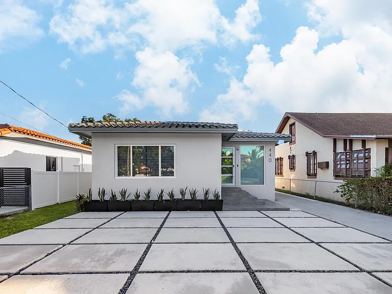 440 SW 21st Rd — Photo 29