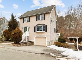 9 Dexters Ln, Wakefield, MA 01880