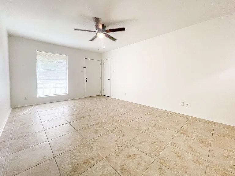 517 Karen Dr — Photo 6