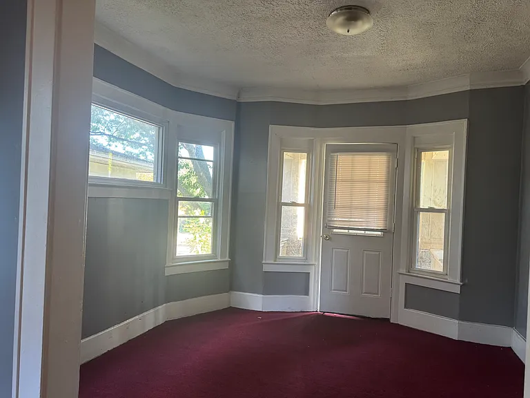 386 Ridgeway Ave #4 — Photo 4